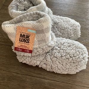 Muk Luk slippers size L / Xl